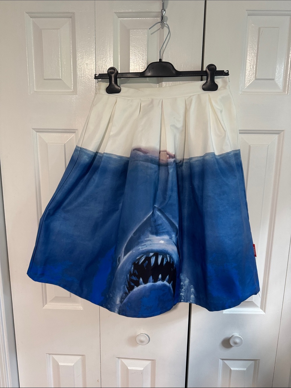 Unique Vintage White and Blue Shark-Graphic Pleated Skater Skirt
